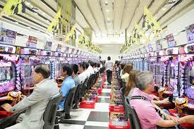 Maruhan Namba interior